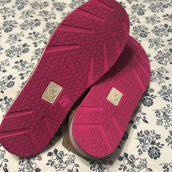 Ariat Cruisers Rugged West Cactus Print EUC - Picture 4 of 4